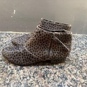 Dolce Vita Leopard Ankle Boots Size 7